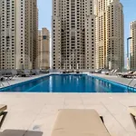 Modern Cozy Two Bedrooms In Very Attractive Location With Marina View